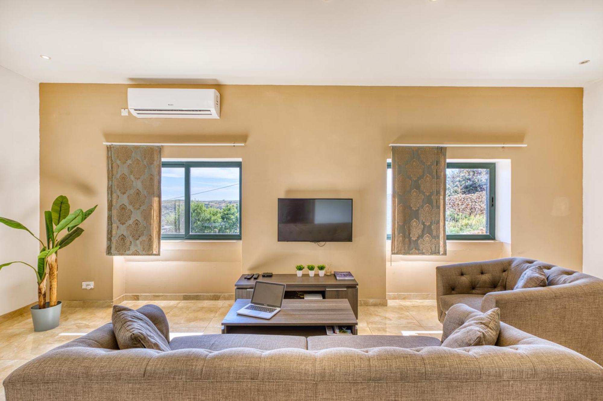 Spacious, Bright, Valley & Sea View Maisonette Xaghra Ngoại thất bức ảnh