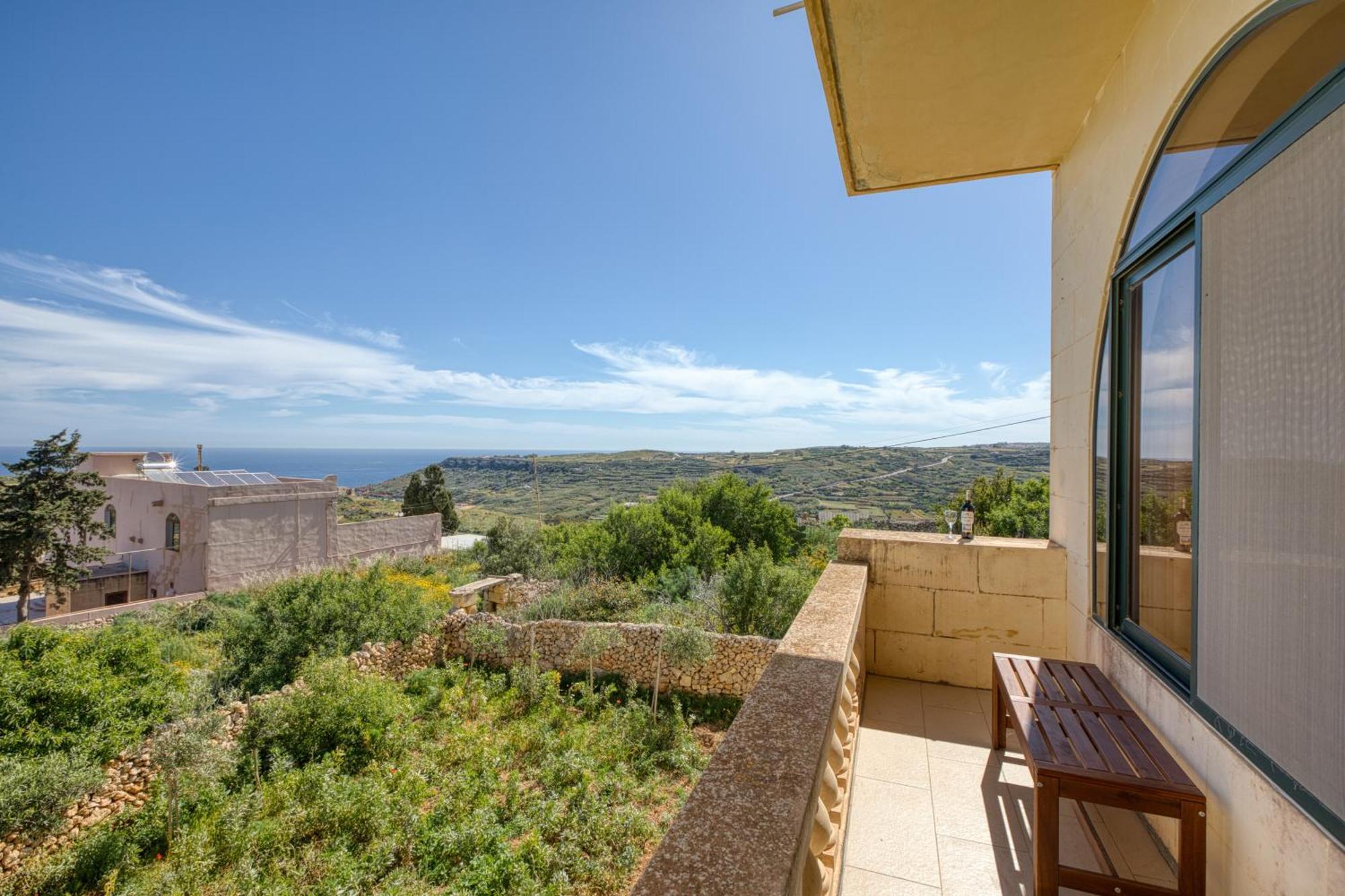 Spacious, Bright, Valley & Sea View Maisonette Xaghra Ngoại thất bức ảnh