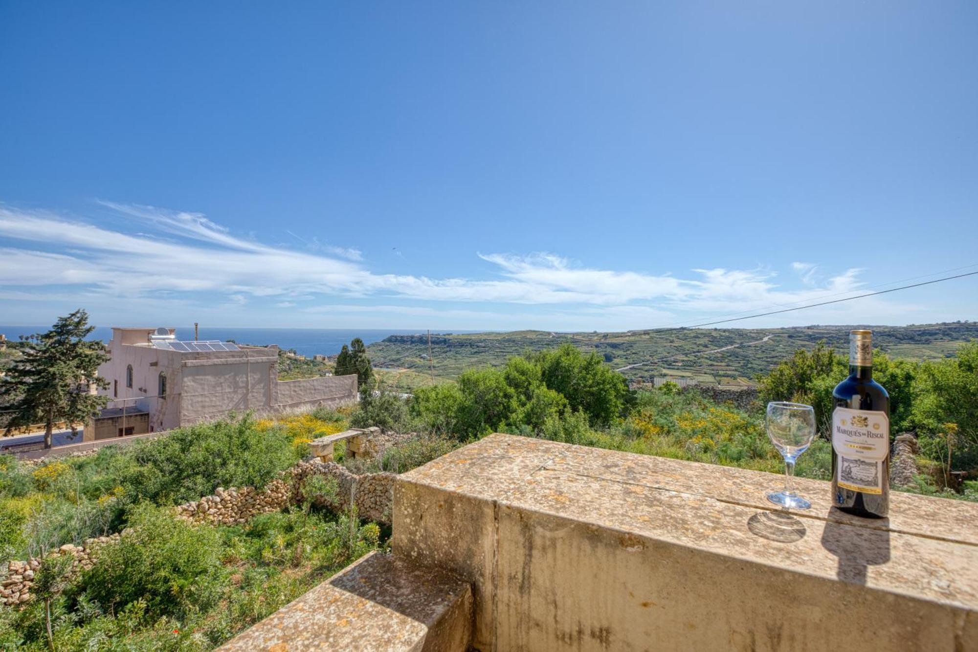 Spacious, Bright, Valley & Sea View Maisonette Xaghra Ngoại thất bức ảnh